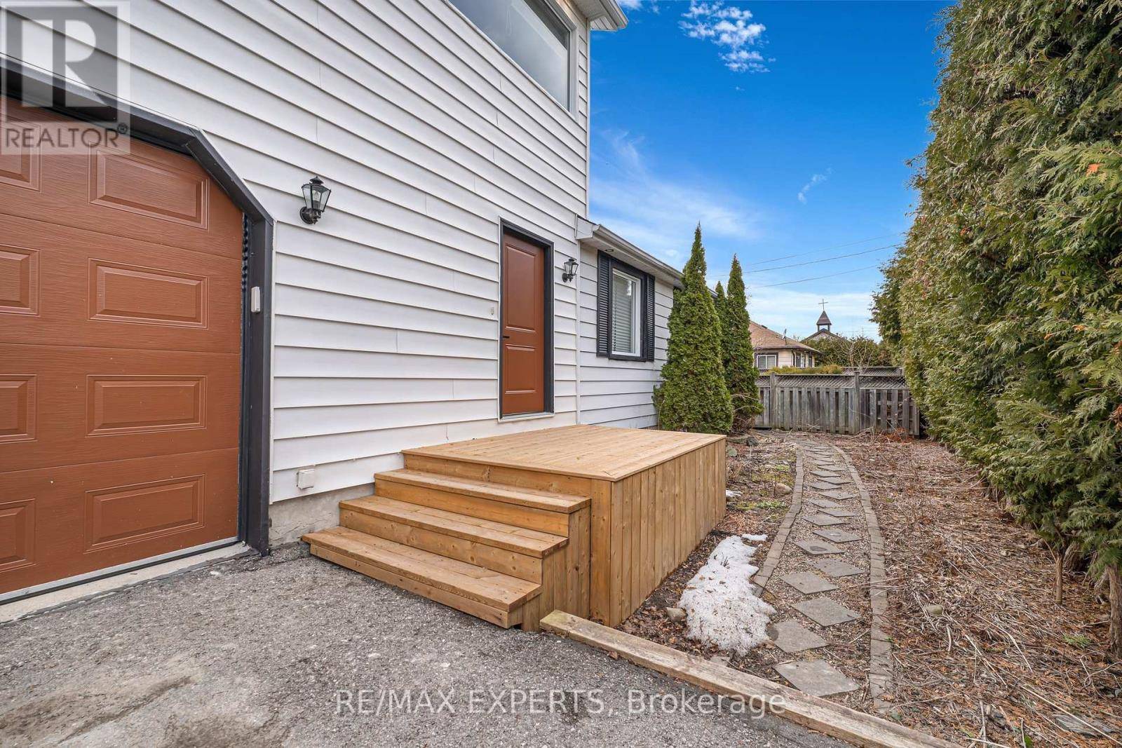 Innisfil (lefroy), ON L0L1C0,1004 ROBINSON STREET