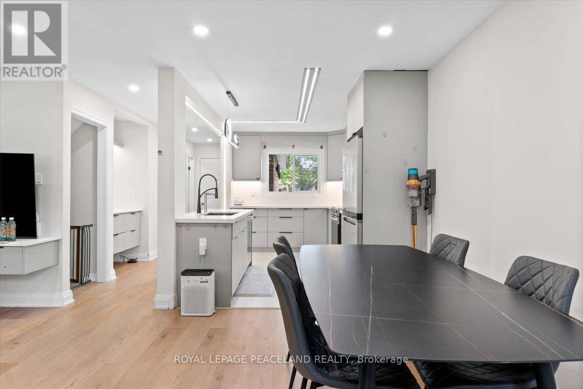 Richmond Hill (north Richvale), ON L4C5V9,92 LUND STREET