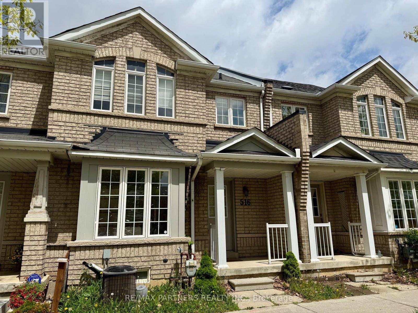 Markham (berczy), ON L6C3A9,516 BUR OAK AVENUE