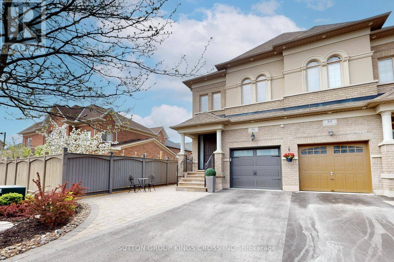 Vaughan (vellore Village), ON L4H0V9,86 OSTROVSKY ROAD