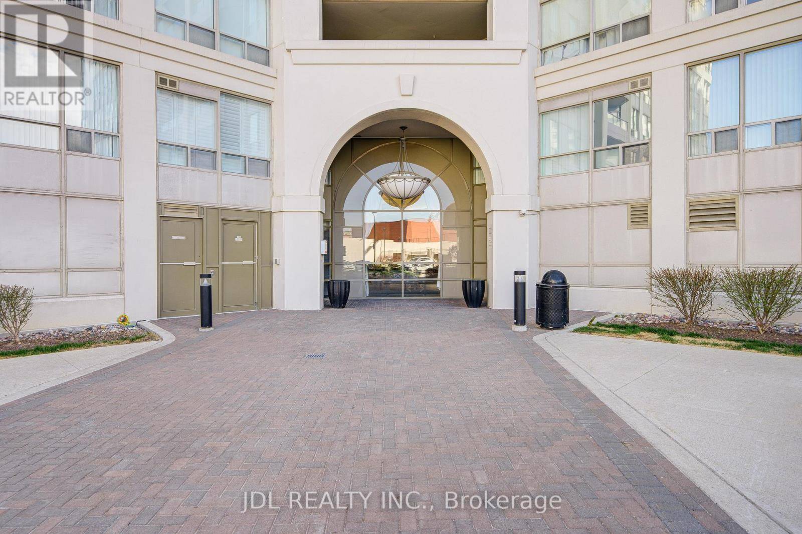 Richmond Hill (beaver Creek Business Park), ON L4B4R8,9017 Leslie ST #816