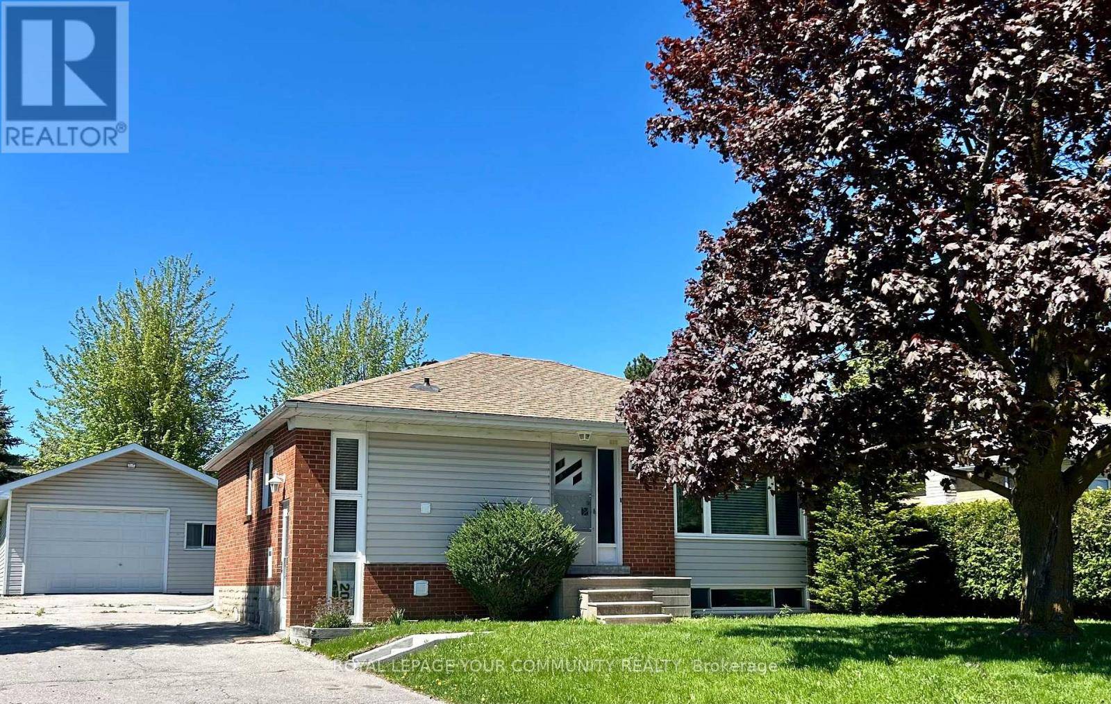 Newmarket (central Newmarket), ON L3Y2E9,139 QUEEN STREET