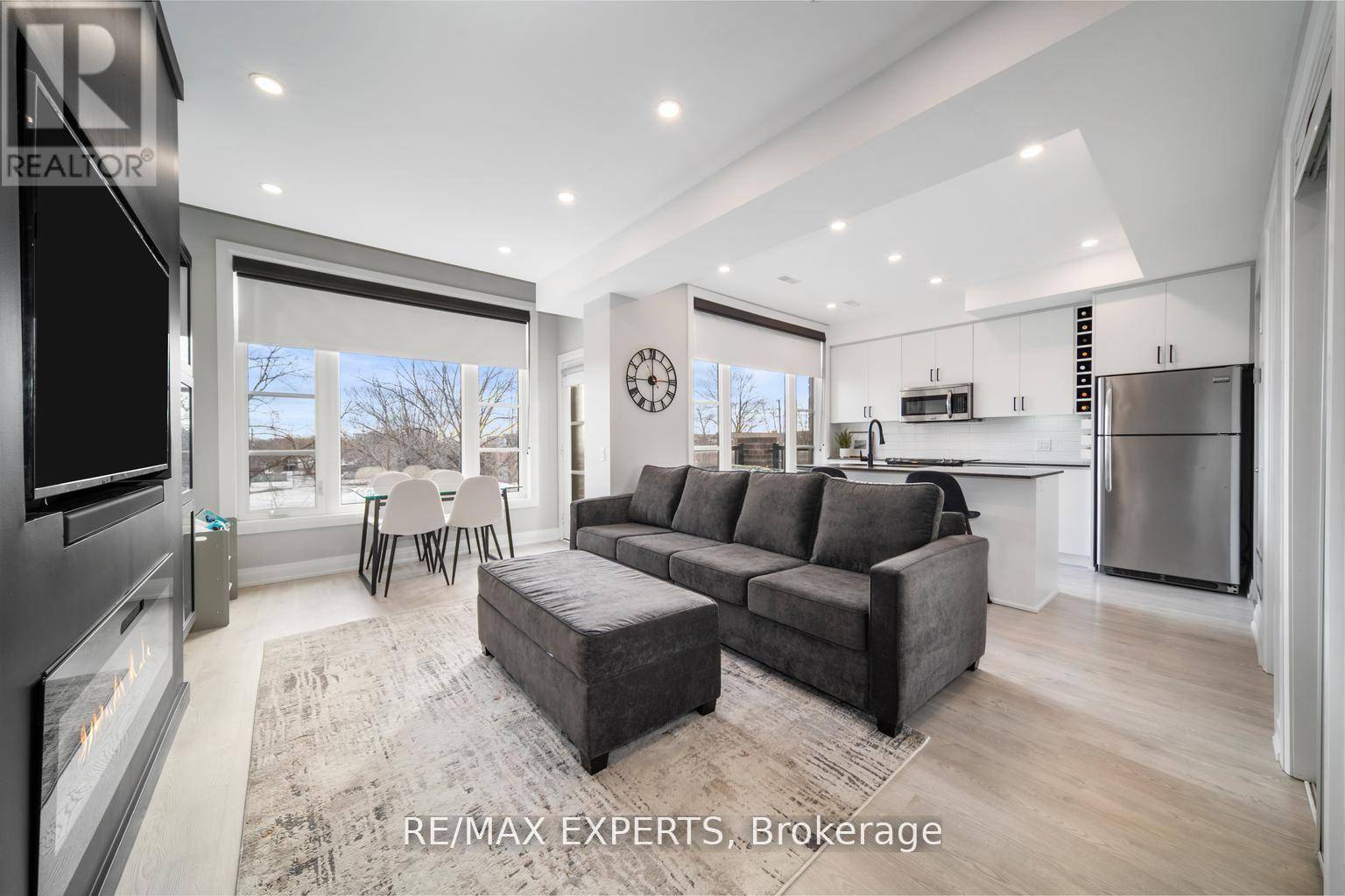 Vaughan (west Woodbridge), ON L4L0G4,8167 Kipling AVE #40