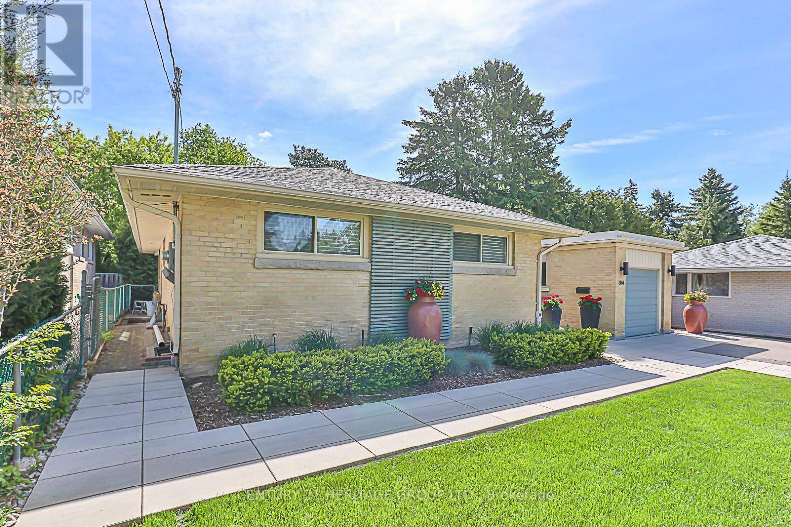 Richmond Hill (mill Pond), ON L4C4C4,384 SUGAR MAPLE LANE