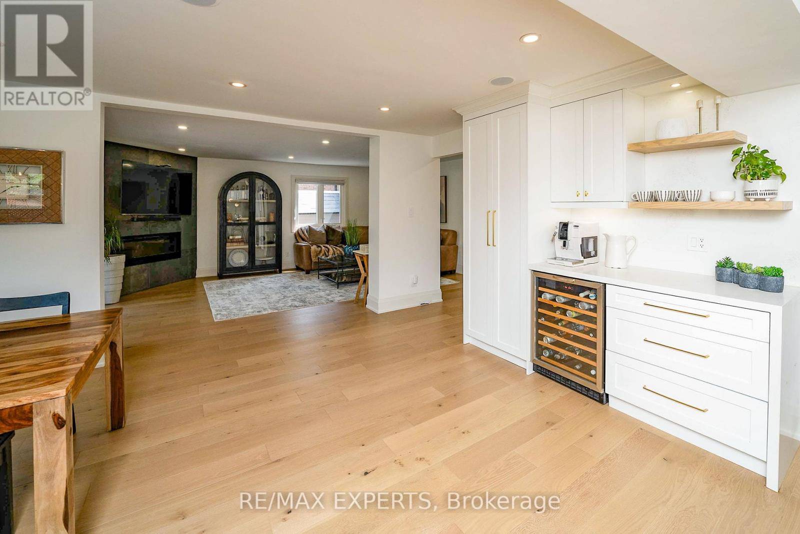 Vaughan (east Woodbridge), ON L4L6Y9,176 BOURBON STREET