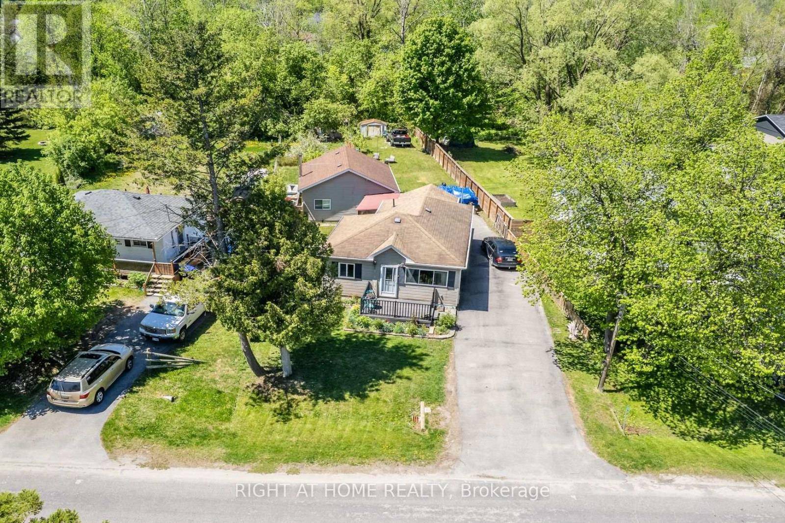 Innisfil (lefroy), ON L0L1W0,1024 FERRIER AVENUE