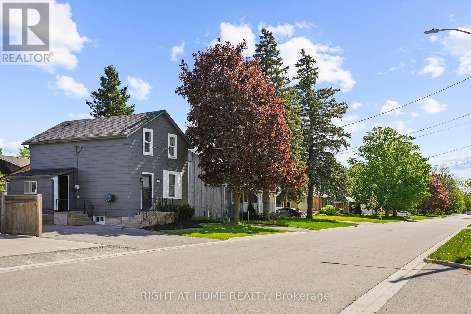 Whitchurch-stouffville (stouffville), ON L4A4Z4,392 STOUFFER STREET