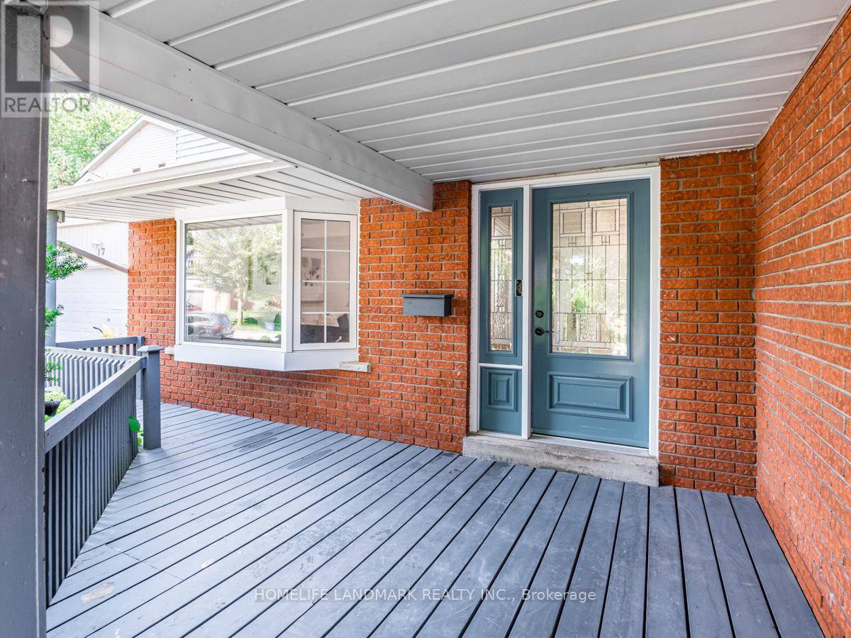 Newmarket (huron Heights-leslie Valley), ON L3Y5T9,9 EASTMAN CRESCENT