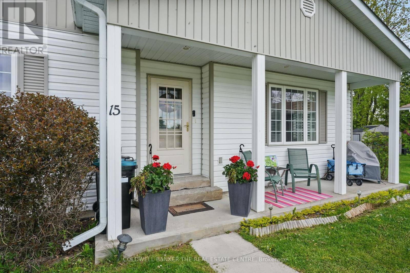 Innisfil, ON L9S1N5,15 RECREATION DRIVE