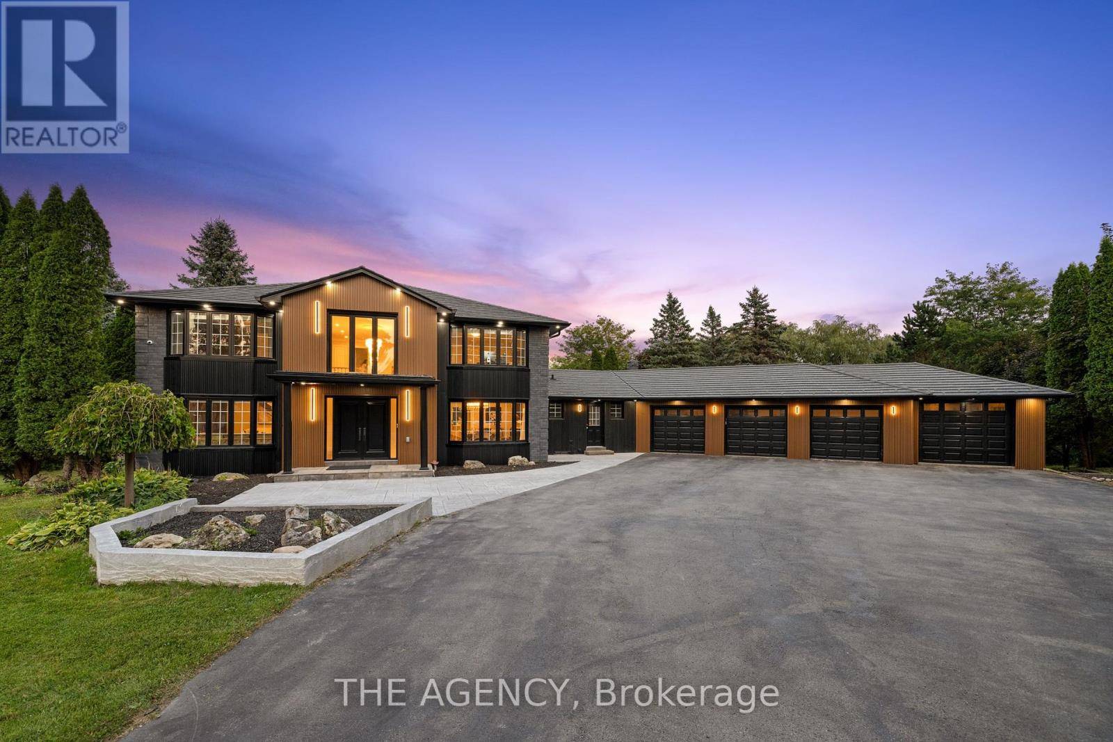 King (king City), ON L7B1E1,372 BURNS BOULEVARD