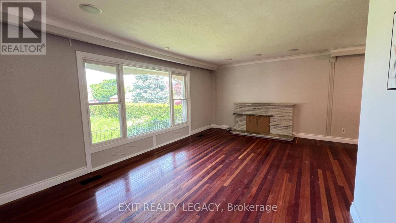 Richmond Hill (oak Ridges), ON L4E3K8,89 BOND CRESCENT