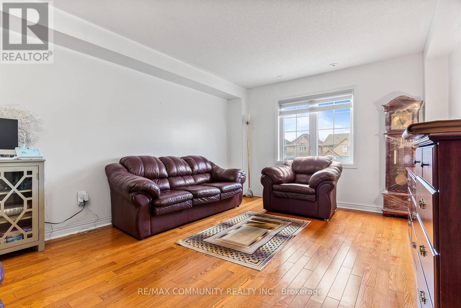 Markham (cornell), ON L6B1J1,2662 BUR OAK AVENUE