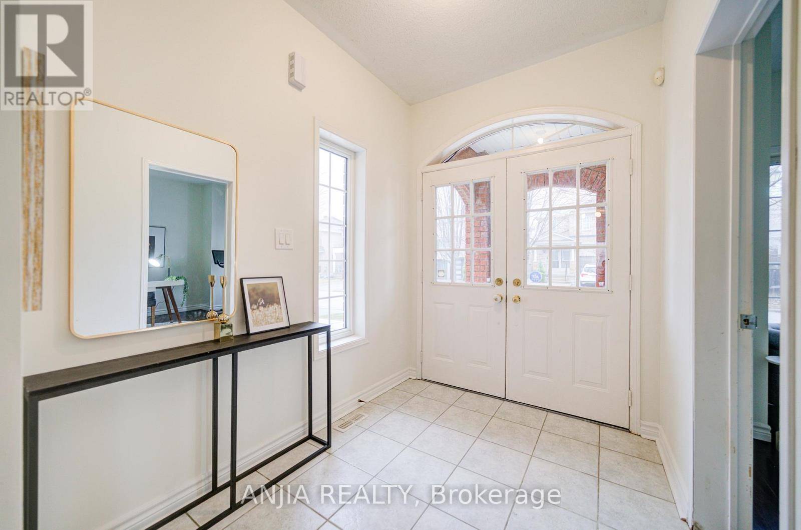Markham (berczy), ON L6C2W3,91 CRAWFORD STREET