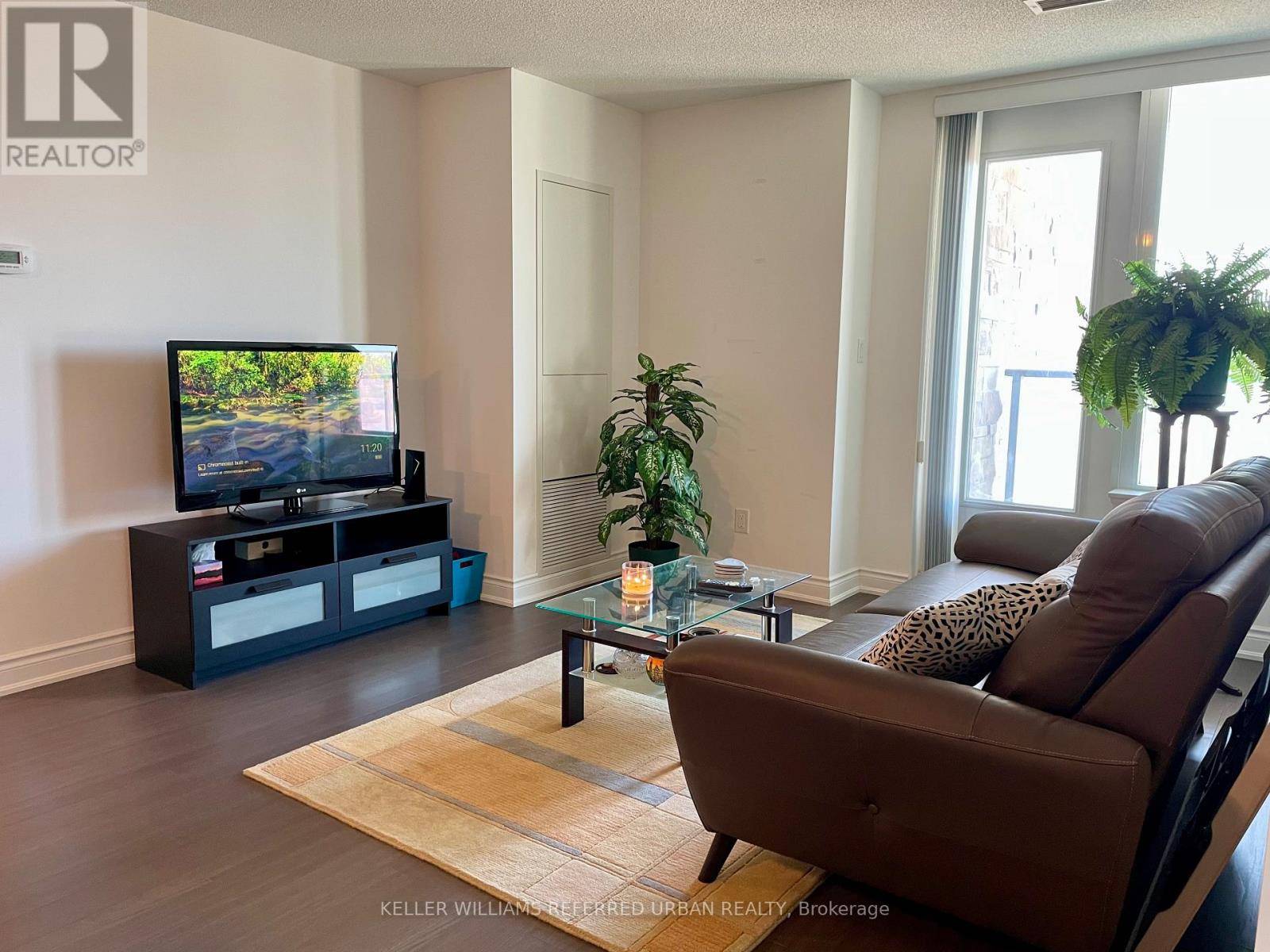 Markham (commerce Valley), ON L3T0B8,325 South Park RD #316