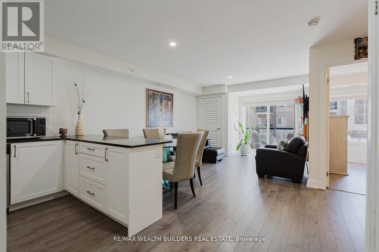 Whitchurch-stouffville (stouffville), ON L4A1Y7,481 Rupert AVE #2216