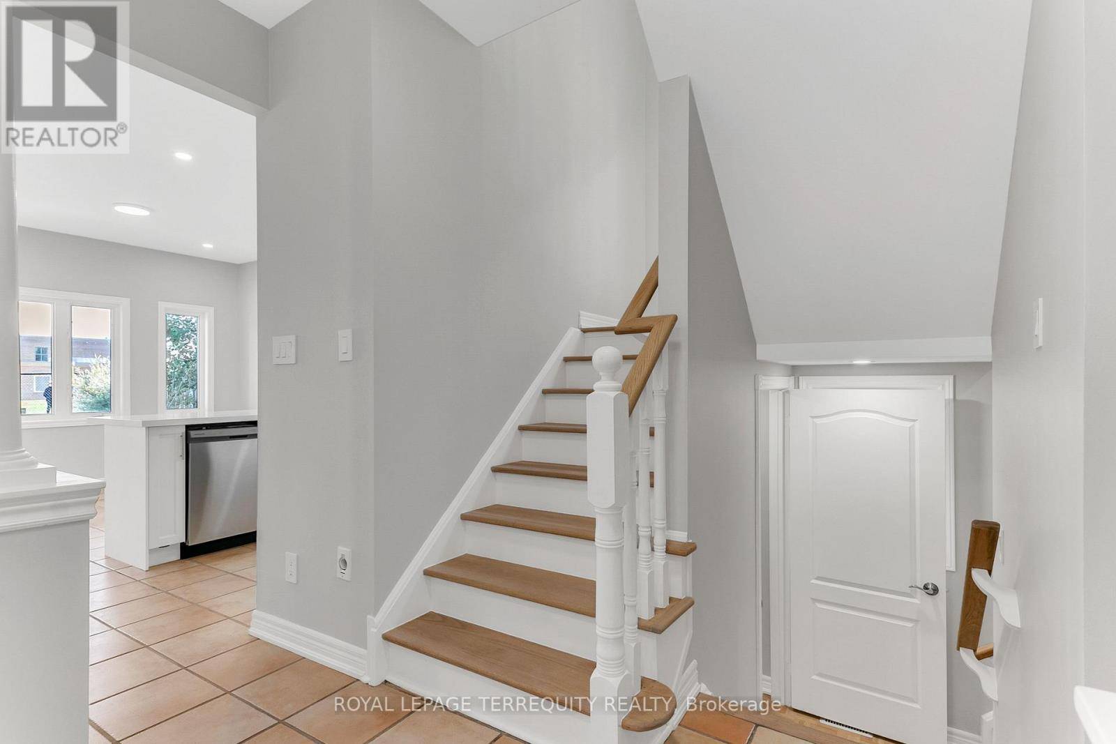 Vaughan (sonoma Heights), ON L4H1W4,93 SILVERADO TRAIL