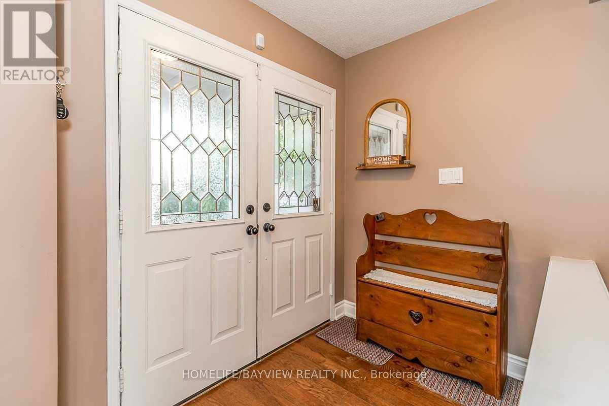 Newmarket (stonehaven-wyndham), ON L3X2J5,644 MCBEAN AVENUE