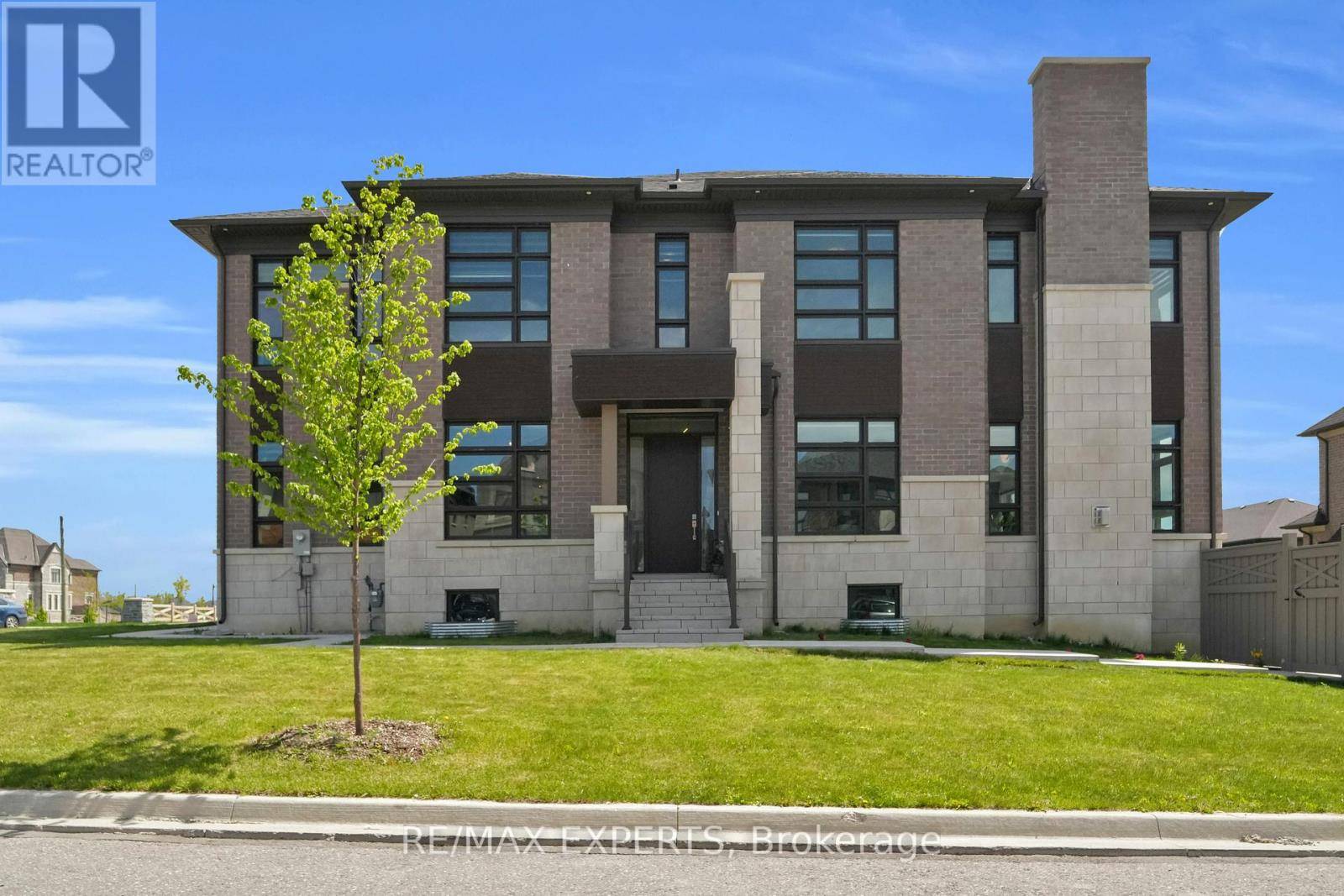 Vaughan (vellore Village), ON L3L0E7,99 WAINFLEET CRESCENT