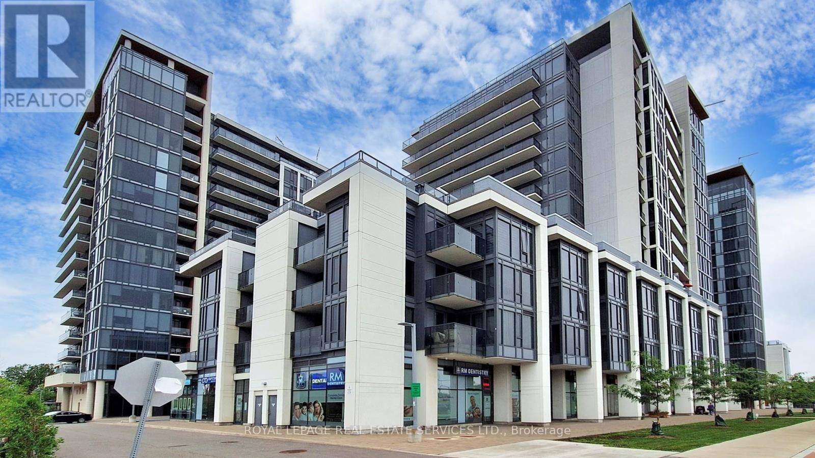Richmond Hill (north Richvale), ON L4C0X5,9618 Yonge ST #301