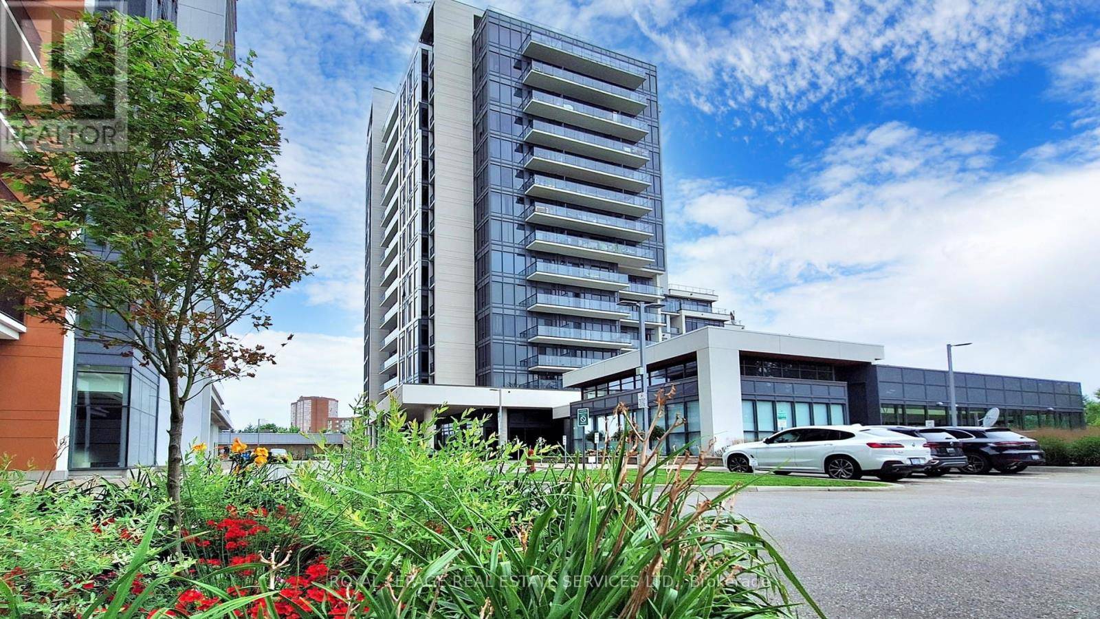 Richmond Hill (north Richvale), ON L4C0X5,9618 Yonge ST #301