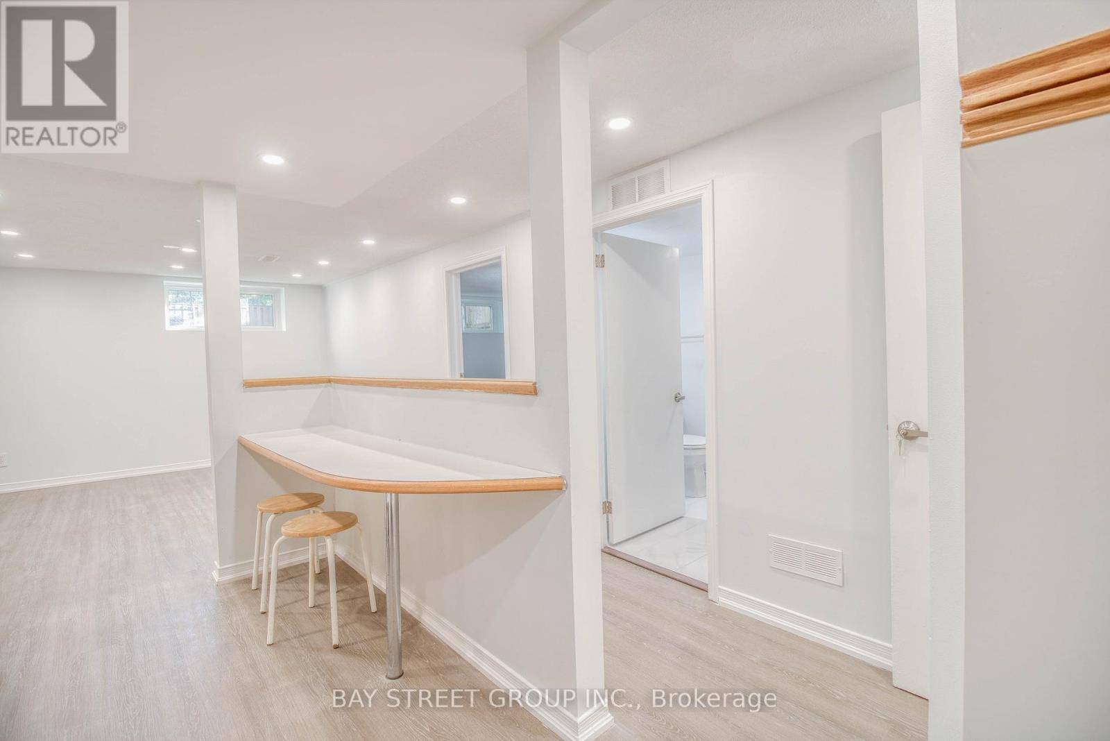 Aurora (aurora Highlands), ON L4G2B4,BASEMENT #2 - 65 DAVIS ROAD