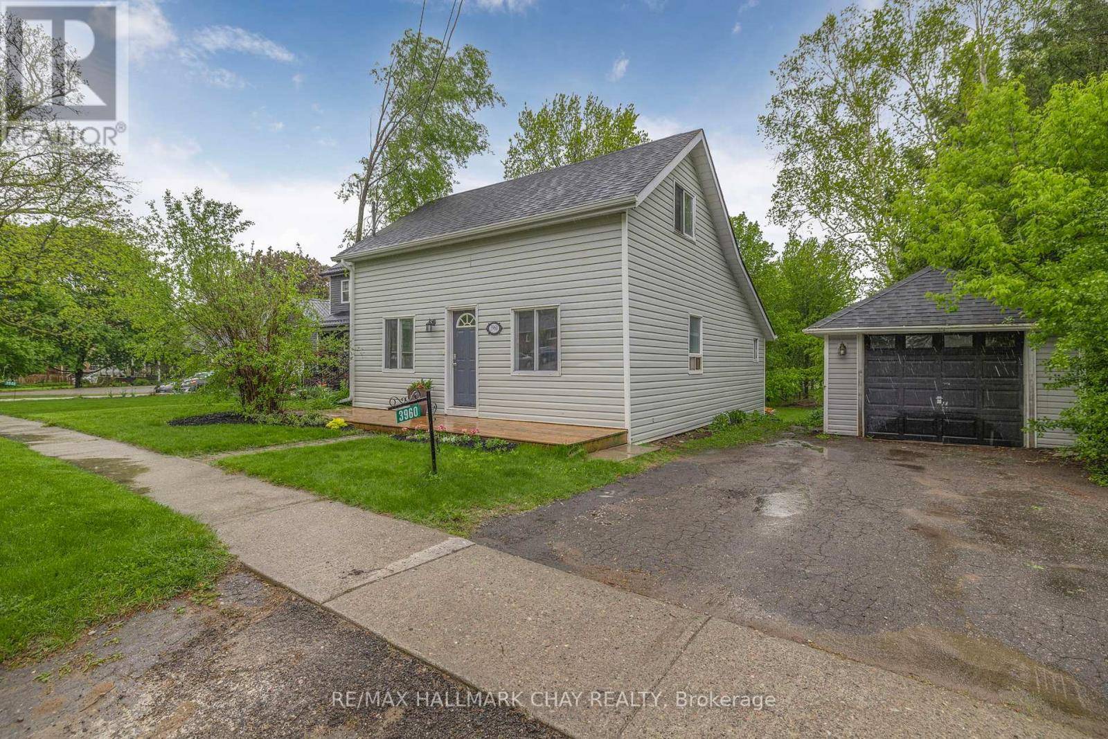 Uxbridge, ON L0C1A0,3960 FRONT STREET