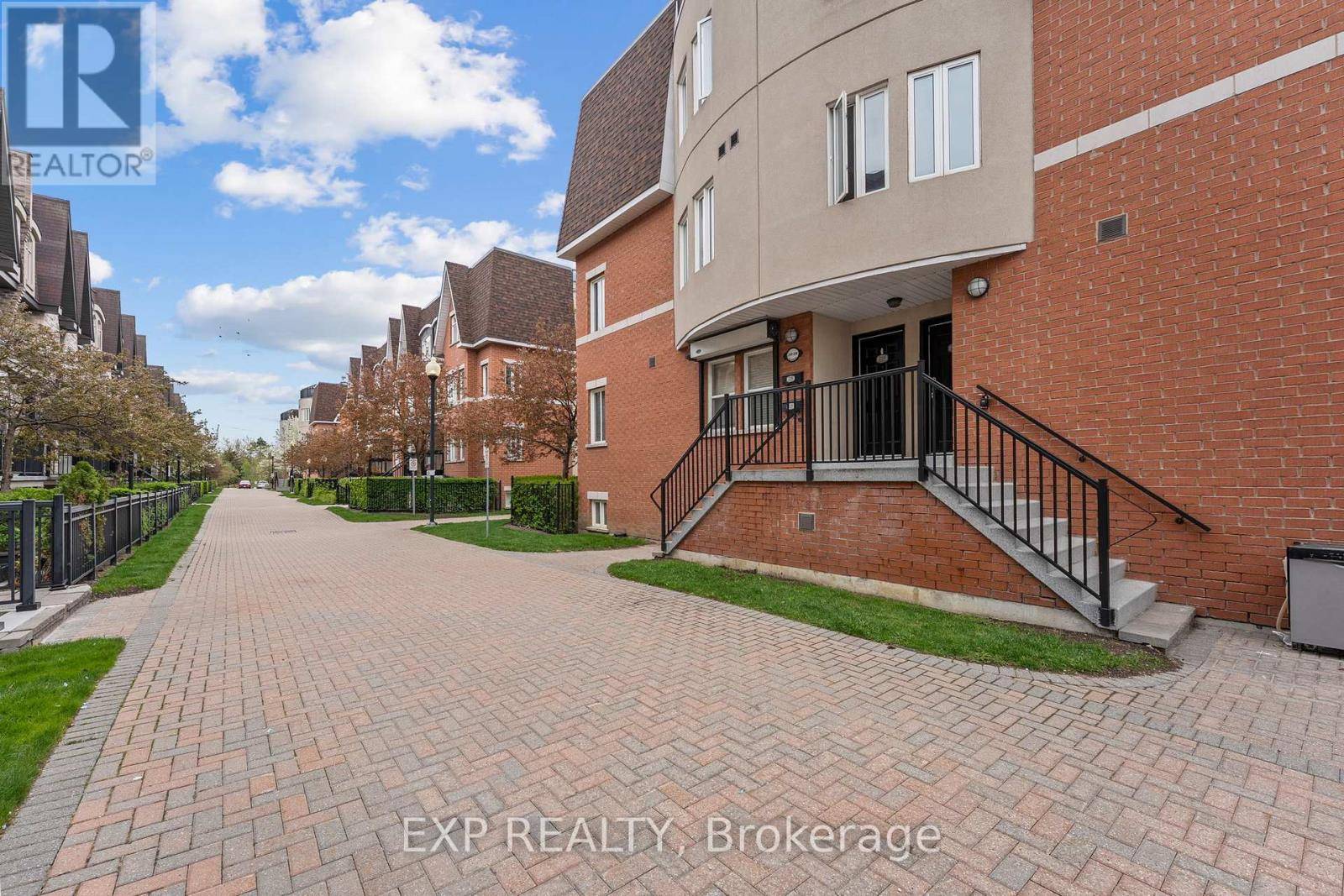 Markham (aileen-willowbrook), ON L3T0A7,316 John ST #238