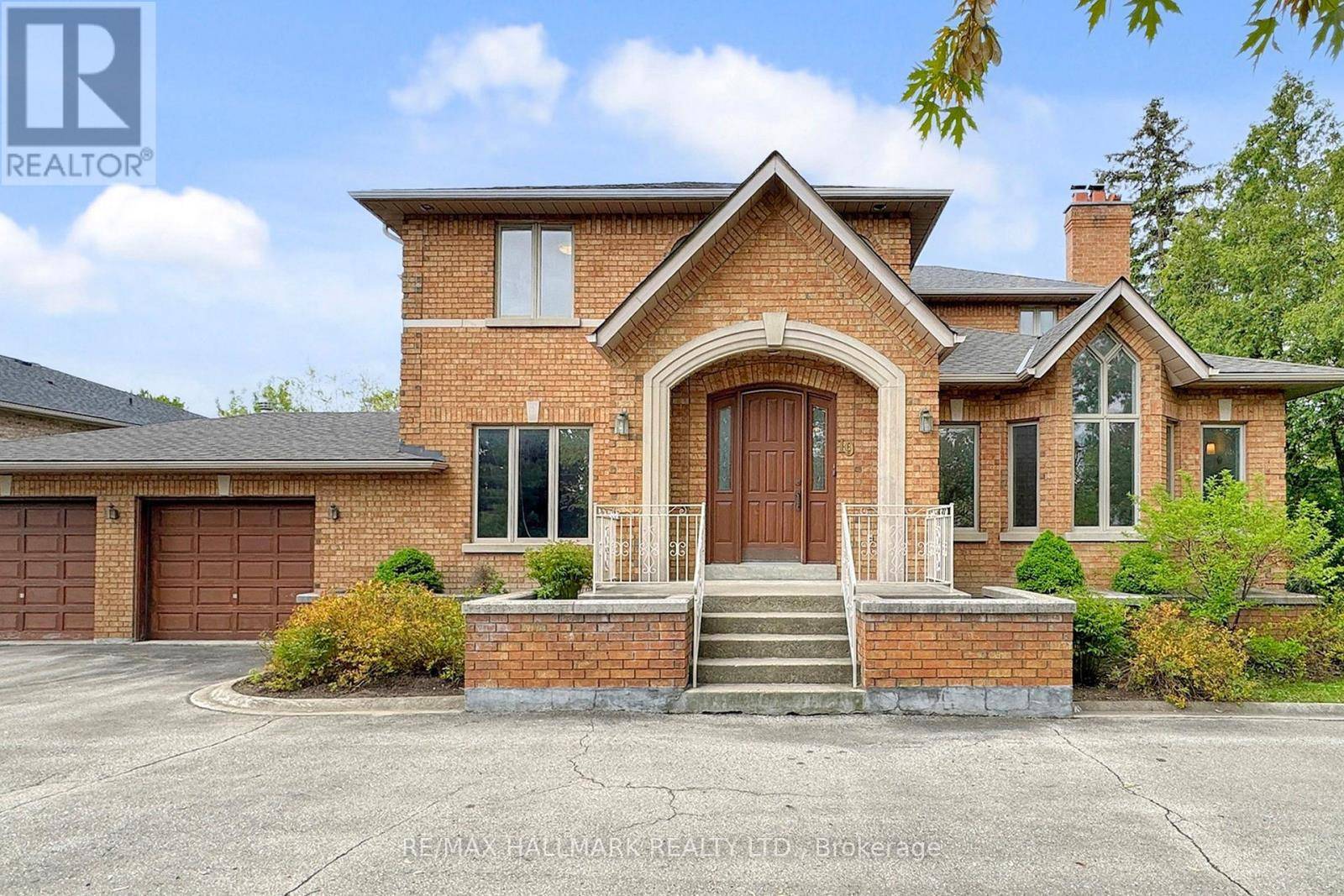 Vaughan (concord), ON L4K1W9,19 HILLSIDE AVENUE