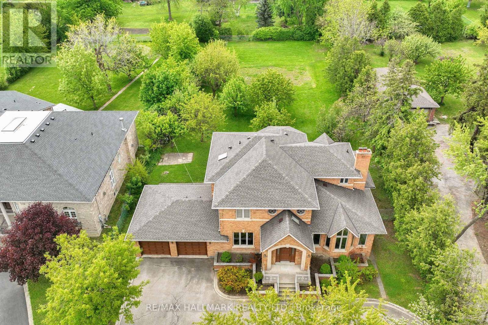 Vaughan (concord), ON L4K1W9,19 HILLSIDE AVENUE
