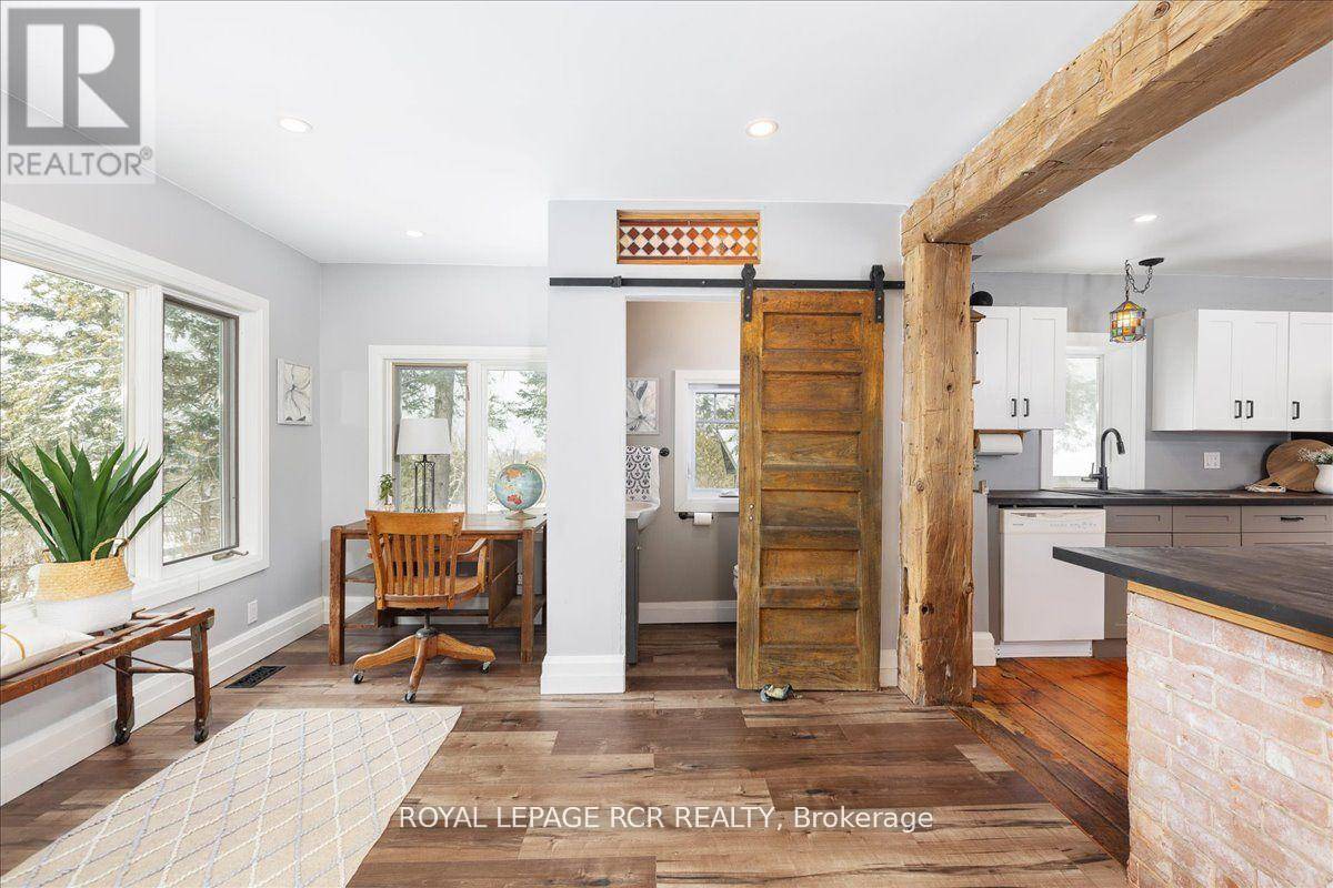 East Gwillimbury (mt Albert), ON L0G1M0,19052 CENTRE STREET