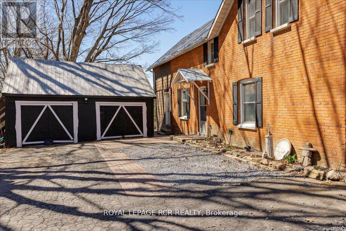 East Gwillimbury (mt Albert), ON L0G1M0,19052 CENTRE STREET