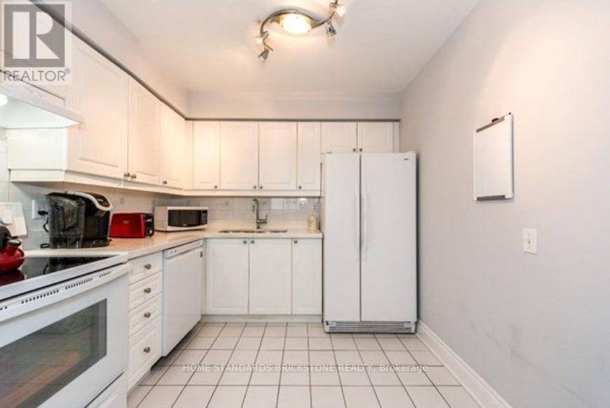 Vaughan (crestwood-springfarm-yorkhill), ON L4J8E8,91 Townsgate DR #805