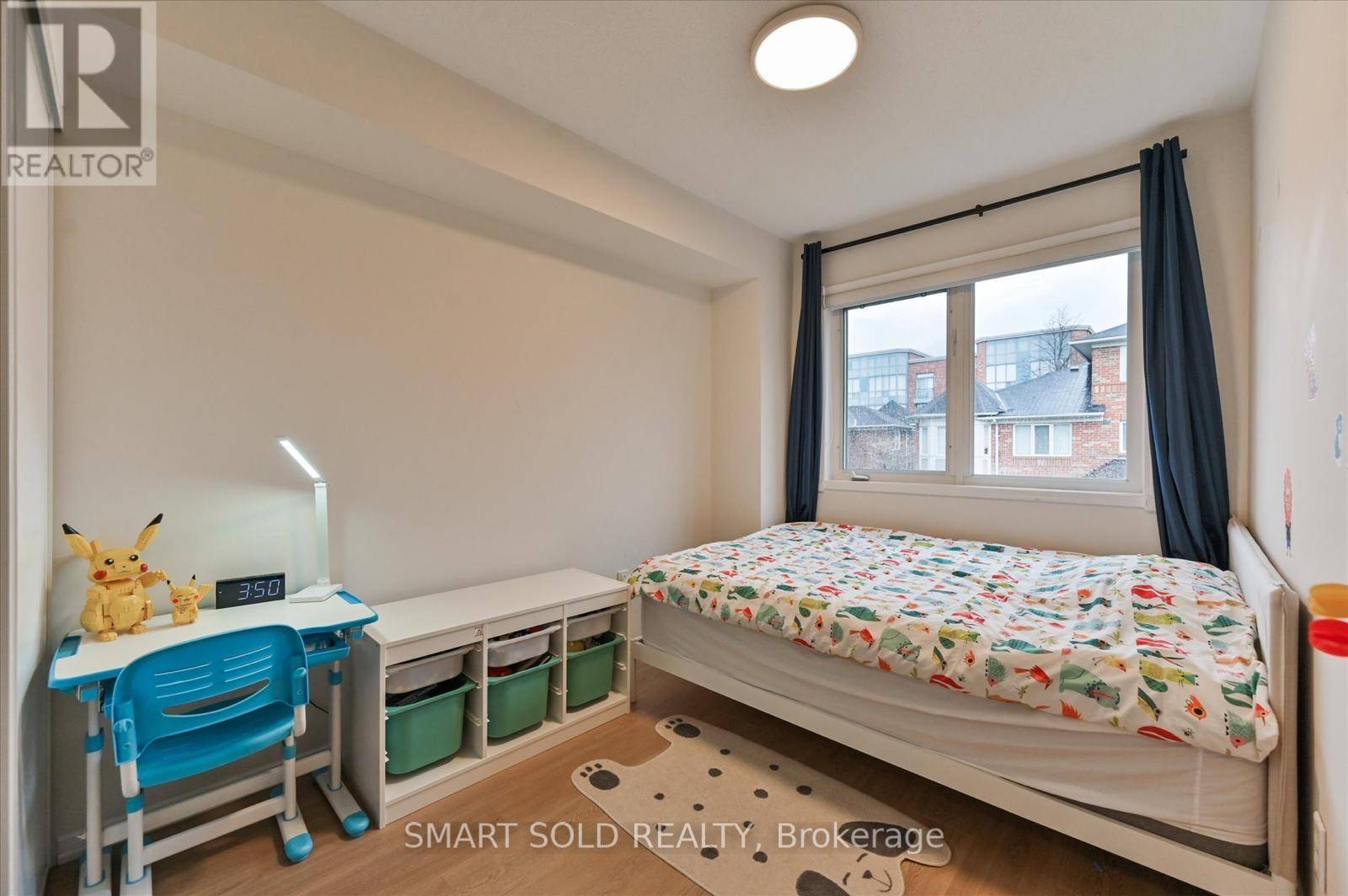 Vaughan (crestwood-springfarm-yorkhill), ON L4J8H1,18 Clark AVE West #152