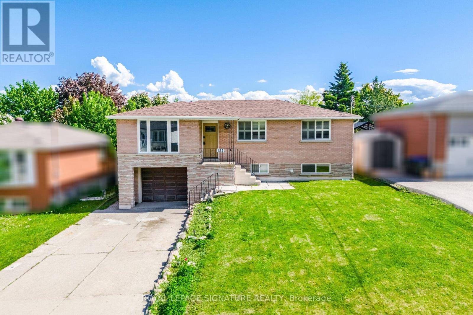 Bradford West Gwillimbury (bradford), ON L3Z1T4,122 LUXURY AVENUE