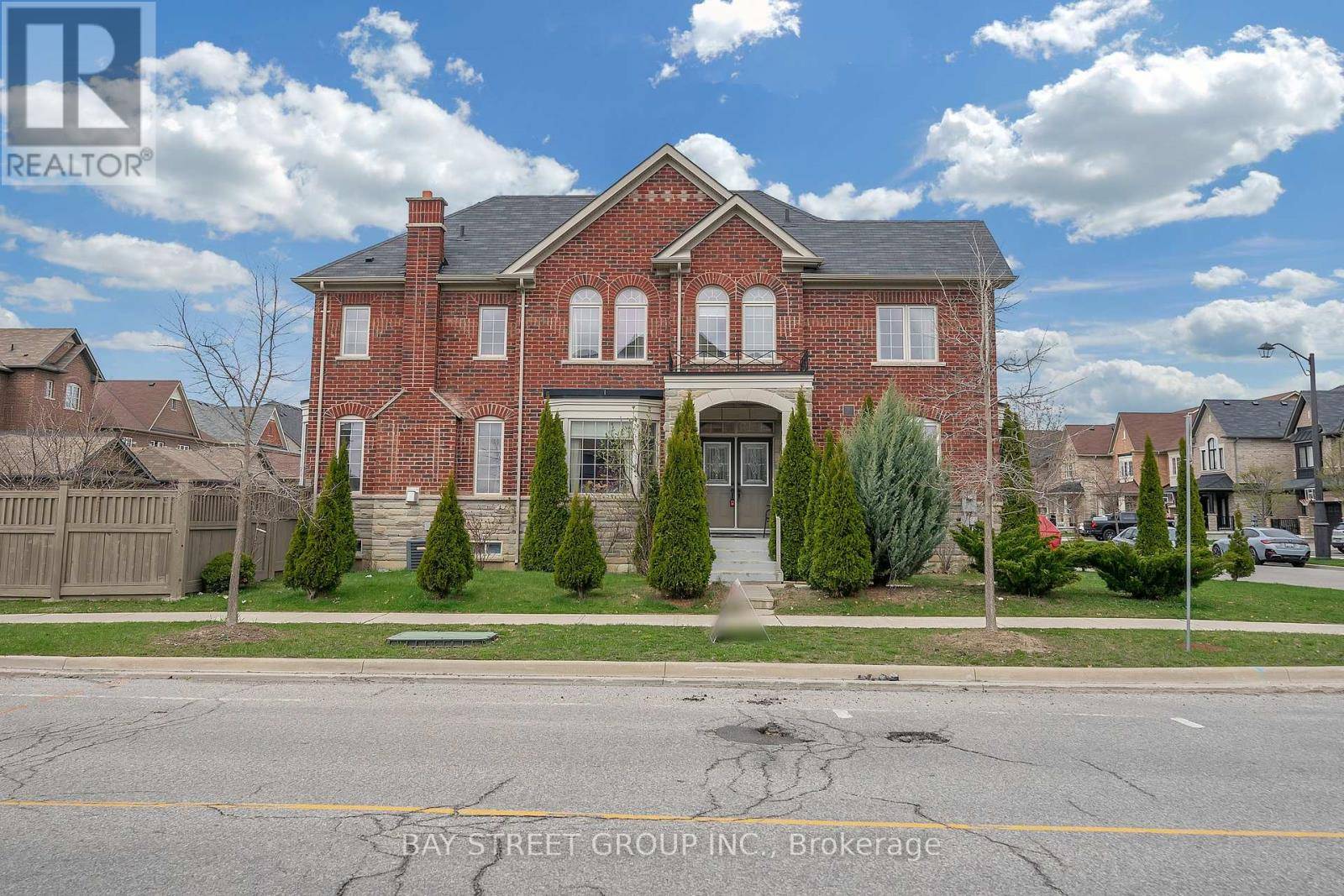 Vaughan (kleinburg), ON L4H3Y2,2 PELEE AVENUE