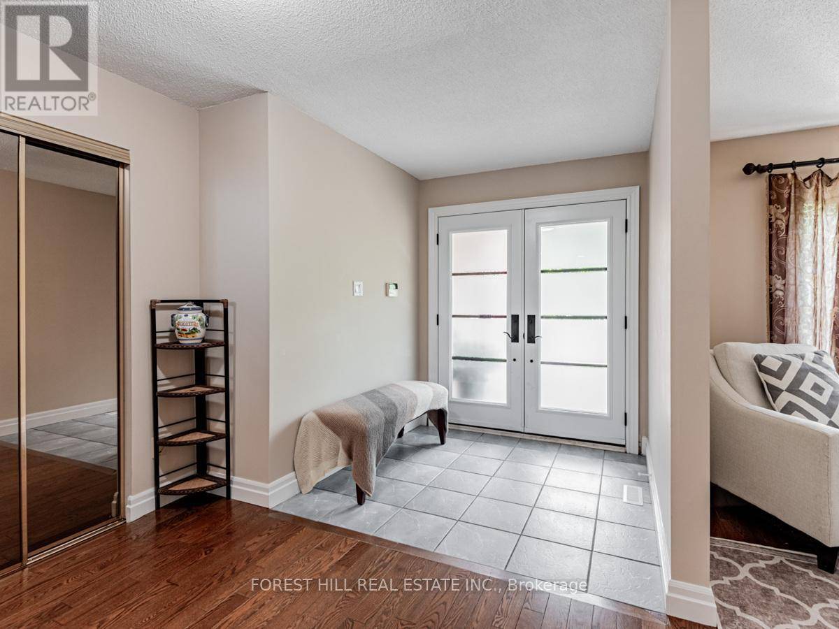 Markham (thornlea), ON L3T6Z7,55 STACEY CRESCENT