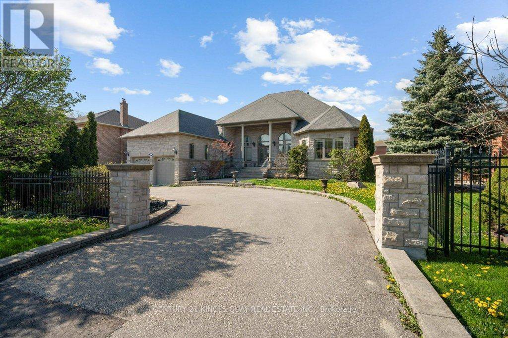 Richmond Hill (south Richvale), ON L4C6L9,22 GARDEN AVENUE
