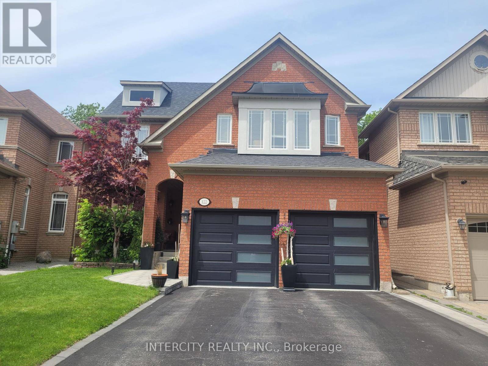 Richmond Hill (oak Ridges), ON L4E3V6,122 ESTATE GARDEN DRIVE