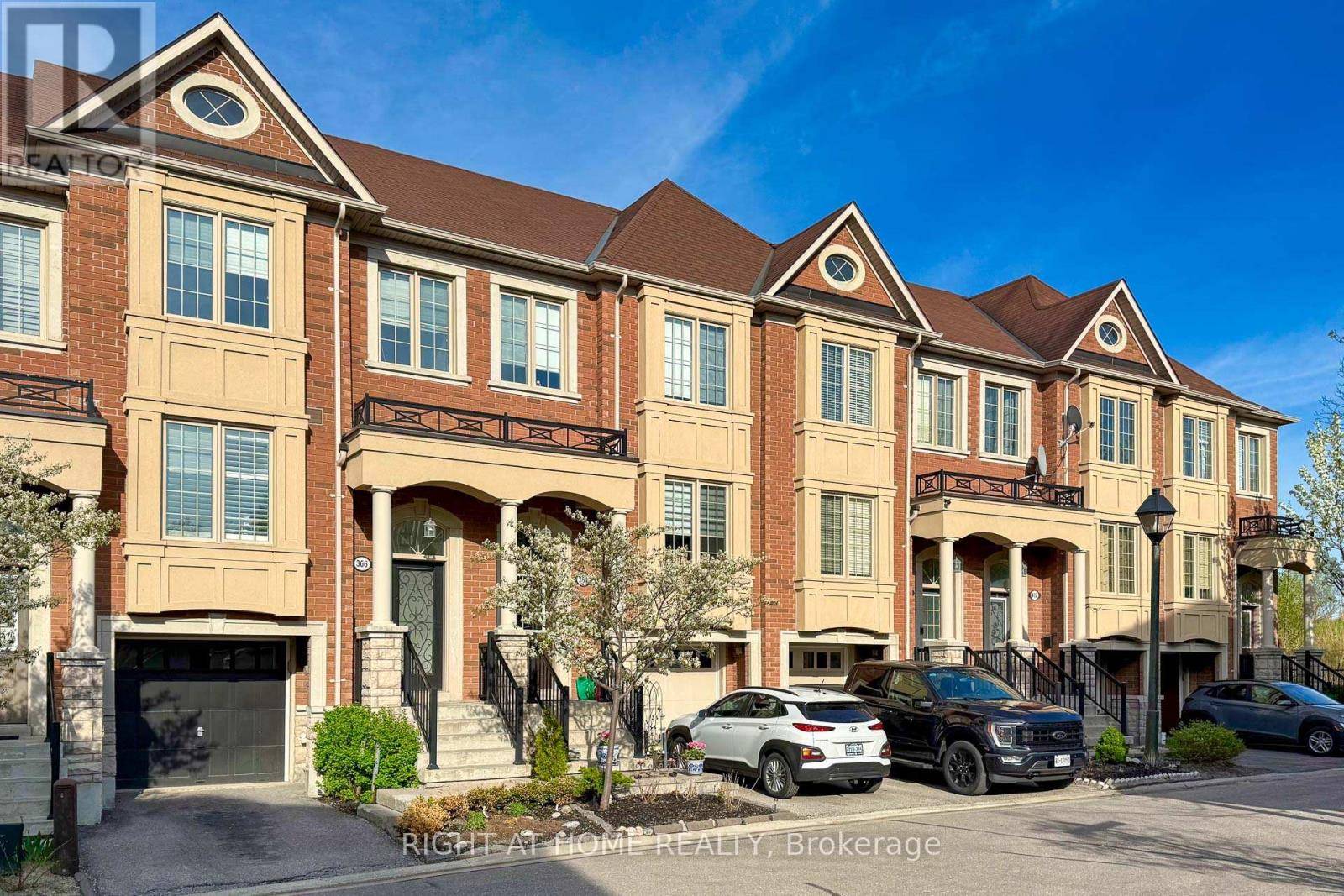 Newmarket (gorham-college Manor), ON L3Y0A8,366 DOAK LANE