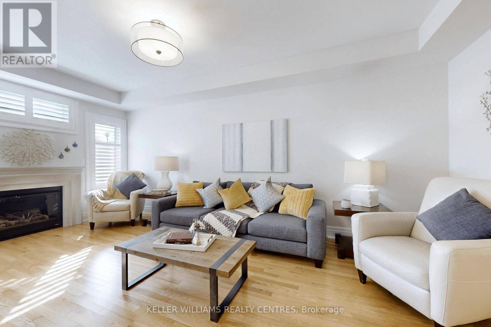 Richmond Hill (oak Ridges Lake Wilcox), ON L4E1B9,247 PARADELLE DRIVE