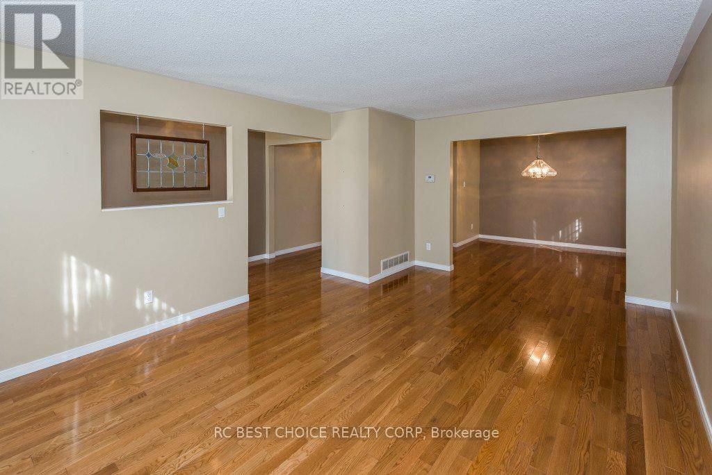 Markham (unionville), ON L3R2K3,11 EMILY CARR STREET