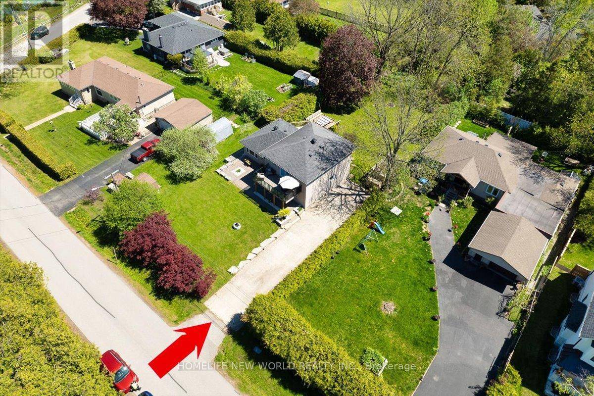 Georgina (historic Lakeshore Communities), ON L0E1S0,853 FAIRBANK AVENUE