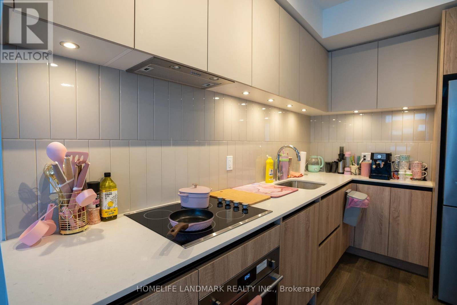 Vaughan (beverley Glen), ON L4J0L4,7950 bathurst ST #A-0519