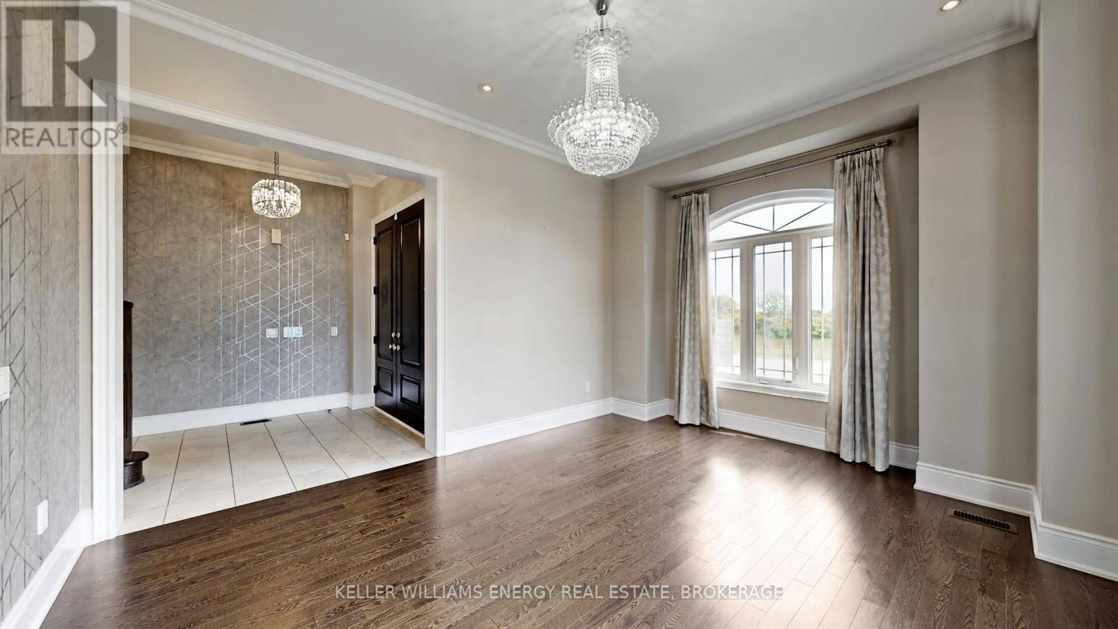 Vaughan (kleinburg), ON L4H4A6,125 CHESNEY CRESCENT