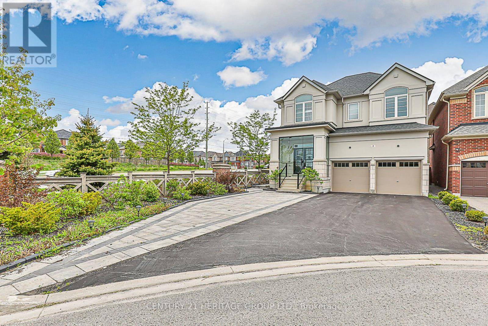 Aurora, ON L4G0V4,2 ROY HARPER AVENUE