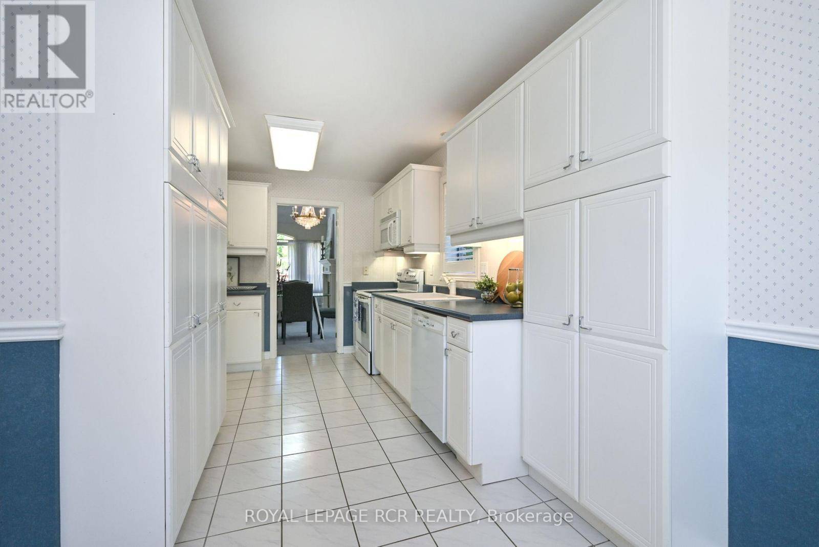 New Tecumseth (alliston), ON L9R1Z1,6 BELAIR PLACE