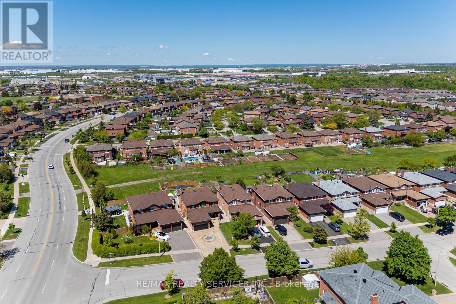 Vaughan (west Woodbridge), ON L4L6N6,10 GOLD FINCH PLACE