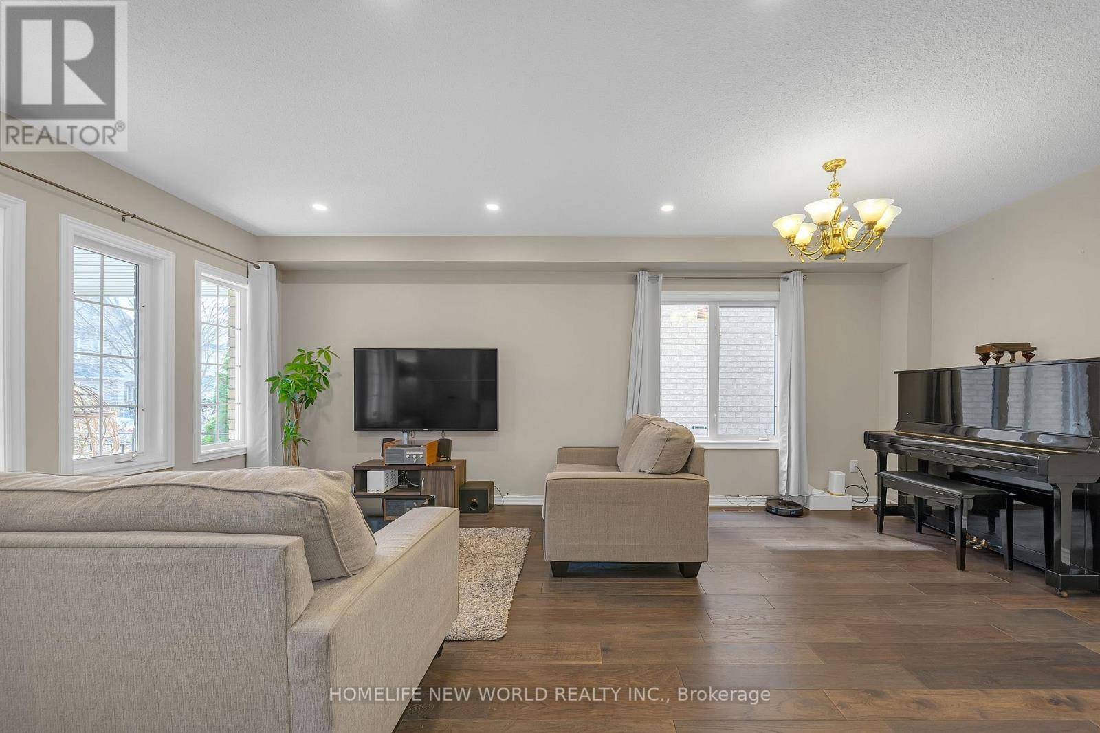 Markham (village Green-south Unionville), ON L3R4R5,72 RAY STREET
