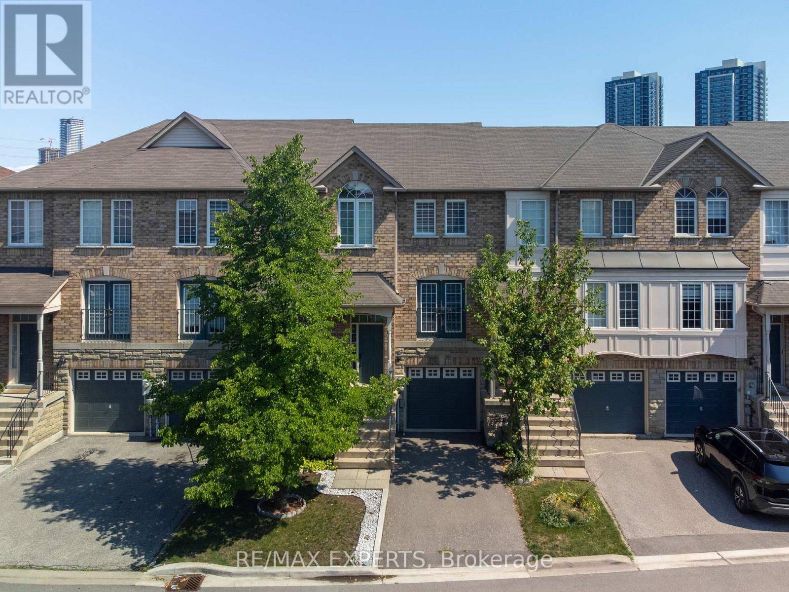 Vaughan (east Woodbridge), ON L4L9M9,19 Foxchase AVE #32