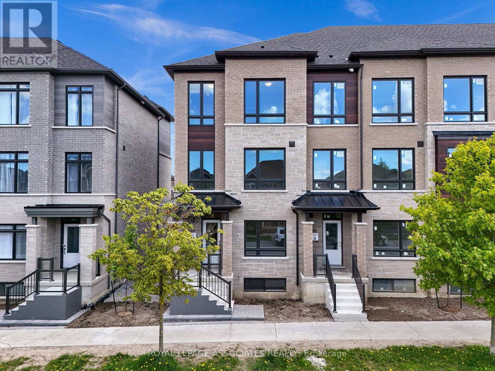Markham (cornell), ON L6B0V2,81 RUSTLE WOOD AVENUE